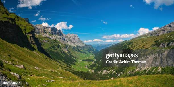 klausen pass road, switzerland, swiss alps - bergpass 個照片及圖片檔