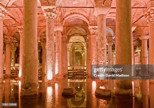 basilica cistern, an underground reservoir - イスタンブル地下宮殿 ストックフォトと画像