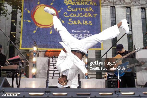 Usher performing on ABC's 'Good Morning America' summer concert series in Bryant Park, 07/30/04.