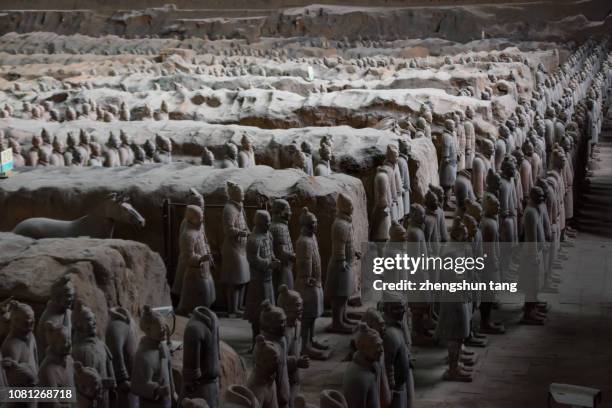 the terra-cotta warriors, xian city, china - terracotta army stock-fotos und bilder