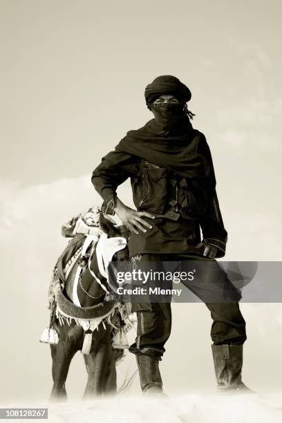 berber man portrait sahara desert - touareg 個照片及圖片檔