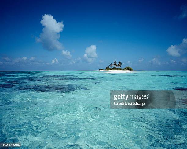 deserted island, maldives - atoll stock pictures, royalty-free photos & images