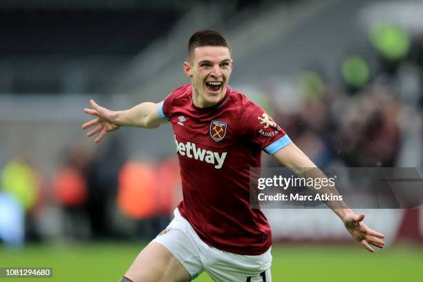 Declan Rice of West Ham United celebrates scoring the winning goal during the Premier League match between West Ham United and Arsenal FC at London...