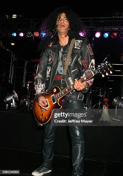 Slash of Velvet Revolver during Velvet Revolver Takes Over Sunset Blvd with Surprise Concert - October 13, 2004 at Sunset Blvd in Los Angeles,...