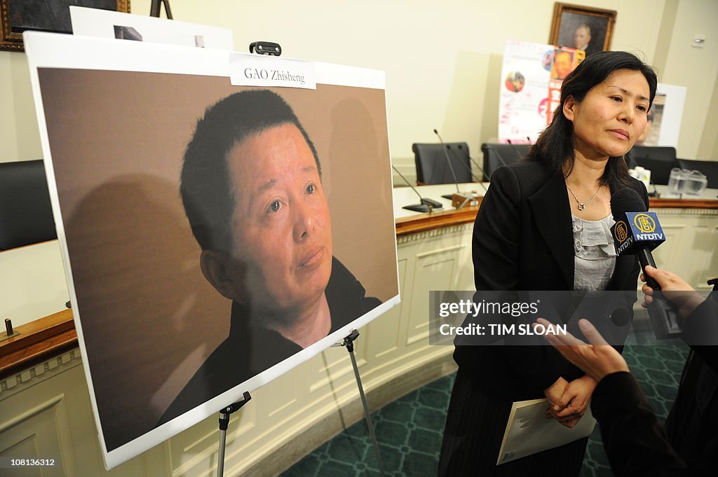 Geng He, the wife of missing Chinese dis
