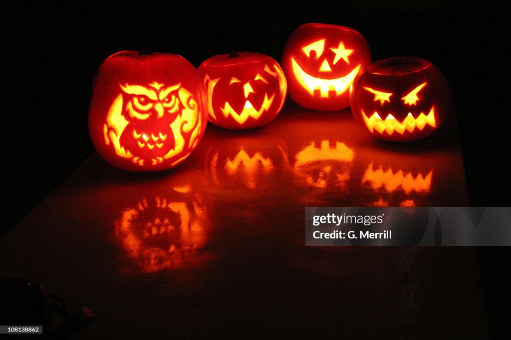 Various jack-o-lanterns on display