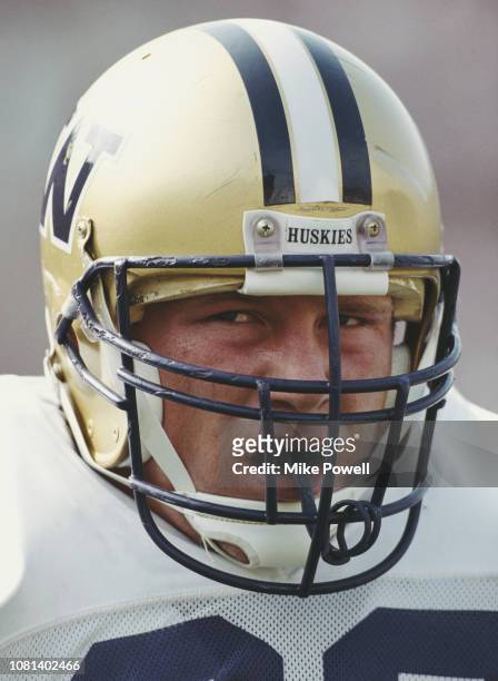 Steve Emtman, Defensive lineman for the University of Washington Huskies during the NCAA Pac-10 Conference college football game against the...