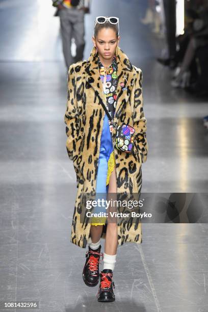 Model Hiandra Martinez walks the runway at the Versace show during Milan Menswear Fashion Week Autumn/Winter 2019/20 on January 12, 2019 in Milan,...