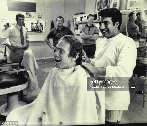 Terry Reynolds getting hair cut Hairdresser is Tony Lattuga. March 16, 1971. .