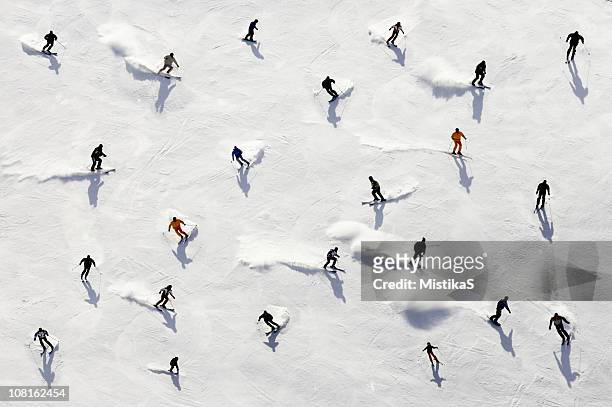 beengt urlaub - winter sport stock-fotos und bilder