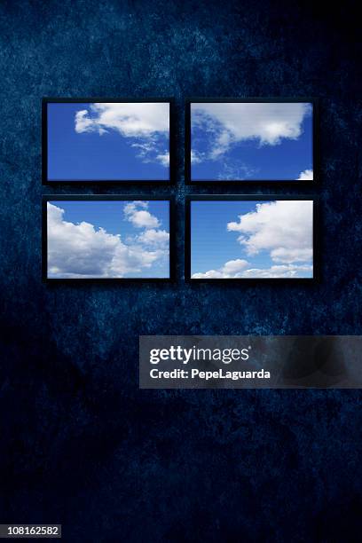 bleu d'exposition - quatre objets photos et images de collection