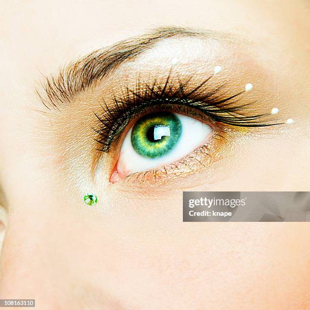 belleza-eyelashes - ojos verdes fotografías e imágenes de stock