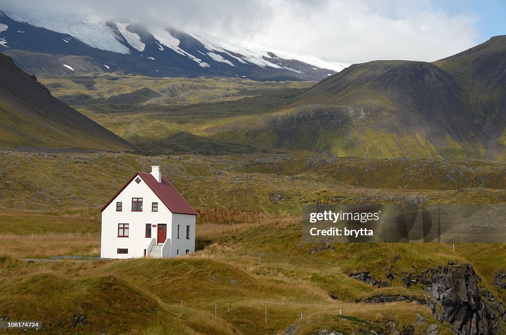 リモートホワイトハウス、赤い屋根、Snaefellsjokull 国立公園、アイスランド