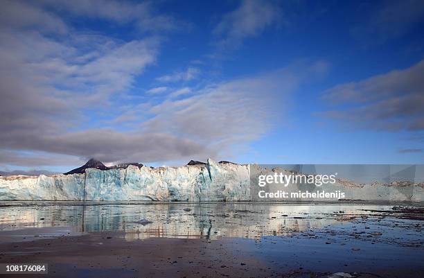 glacier reflections - svalbard islands stock pictures, royalty-free photos & images