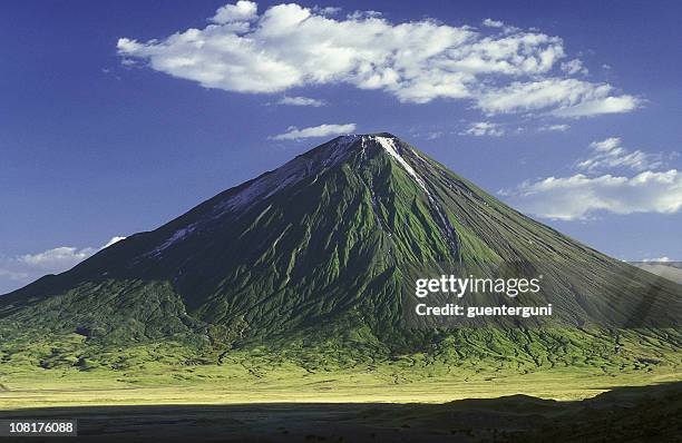 picture of the masai mountain ol doinyo lengai - ol doinyo lengai stock pictures, royalty-free photos & images