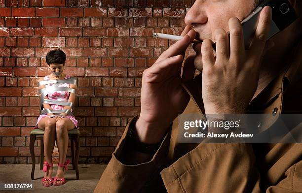 geisel - entführung verbrechen stock-fotos und bilder