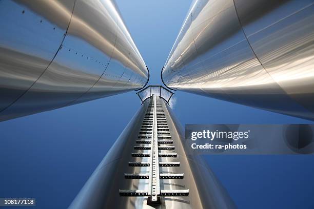 endless chimneys - refinery stockfoto's en -beelden