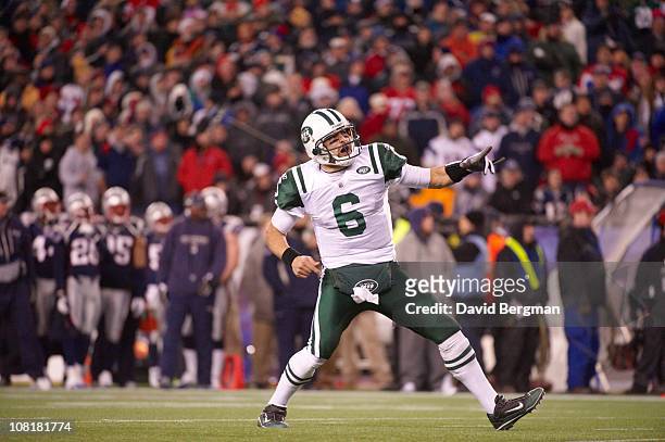 Divisional Playoffs: New York Jets Mark Sanchez victorious after touchdown pass vs New England Patriots at Gillette Stadium.Foxborough, MA...