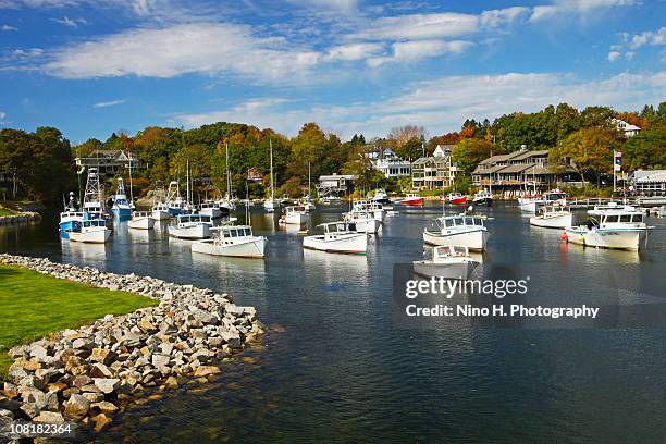 boats in perkins cove, ogunquit, maine - ogunquit maine stock pictures, royalty-free photos & images