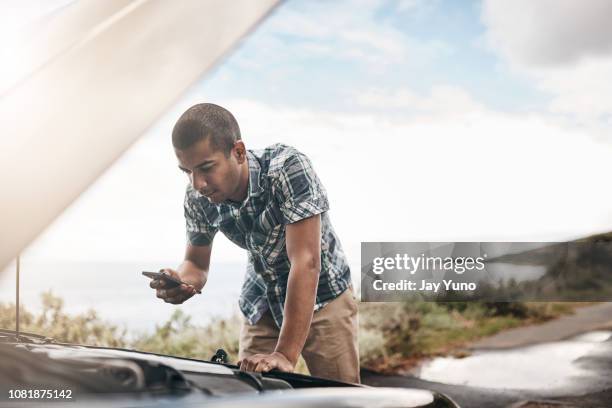 ich stecke mitten im nirgendwo, ich brauche hilfe - roadside assistance stock-fotos und bilder