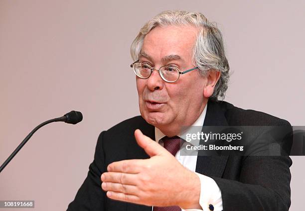 Mervyn King, first vice-chairman of the European Systemic Risk Board , speaks during a news conference at the inaugural meeting of the European...