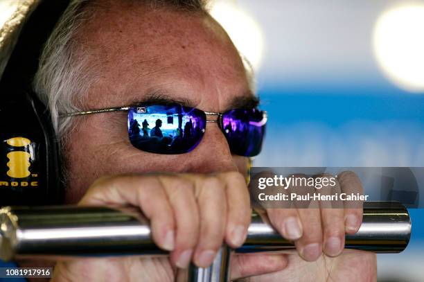 Flavio Briatore, Grand Prix of Spain, Circuit de Barcelona-Catalunya, 09 May 2004. Renault Team Manager Flavio Briatore in the garage during...