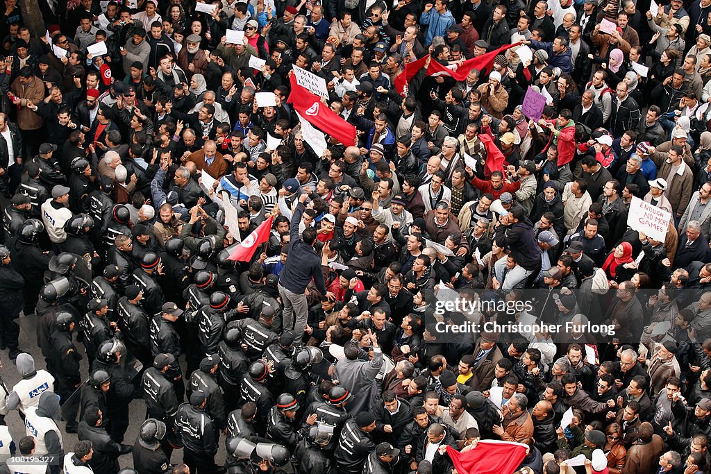Demonstrations Continue In Tunisia As Calls Come For Dissolution Of Ruling Party