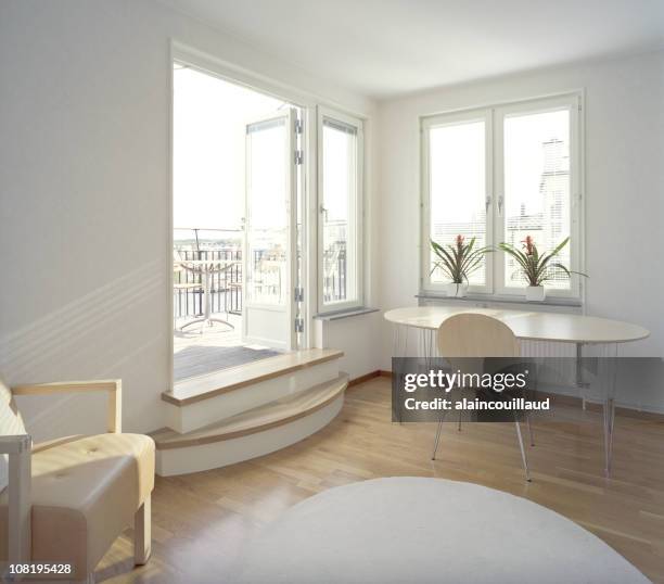 modern and clean interior of home - clean house stockfoto's en -beelden