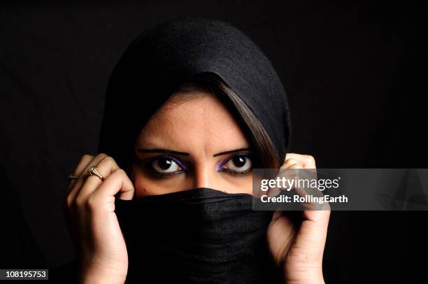 covered - pakistan women stock pictures, royalty-free photos & images