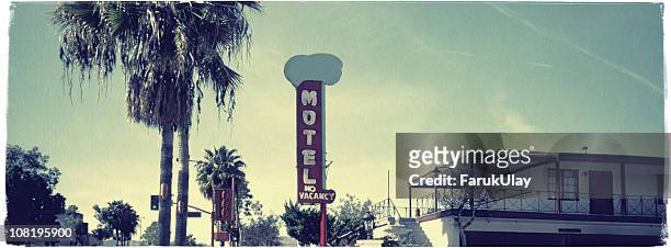 hollywood motel-serie-vintage-look - hollywood schild stock-fotos und bilder
