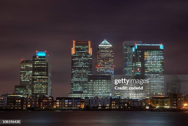 canary wharf at night, london, uk, copy space - citibank tower bildbanksfoton och bilder