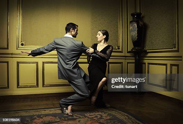 tango - tango danse photos et images de collection