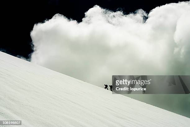 duas pessoas escalada de montanha geleira - monte rosa - fotografias e filmes do acervo