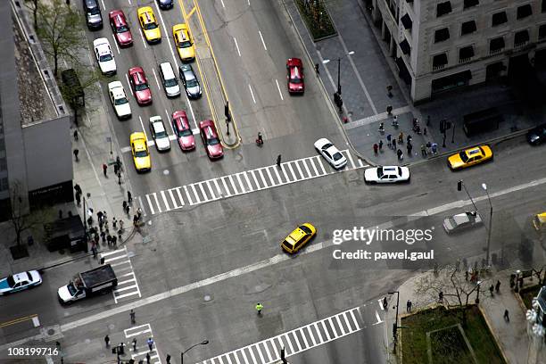 Intersection Chicago People Downtown Chicago Photos and Premium High Res Pictures - Getty Images