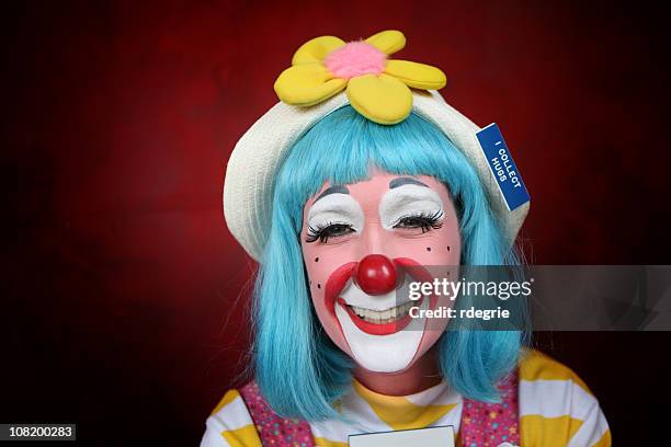 heureuse femme clown - clown photos et images de collection