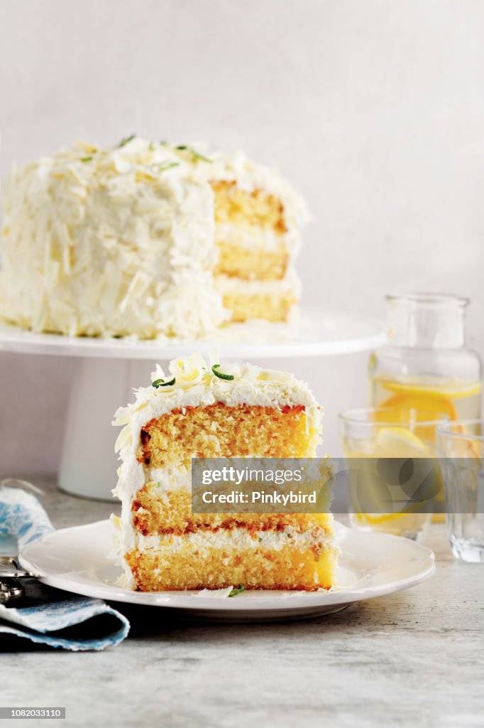 Cake,Sponge cake with white chocolate,Victoria Sponge Cake