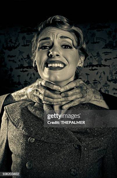 horror movie - women being strangled stockfoto's en -beelden