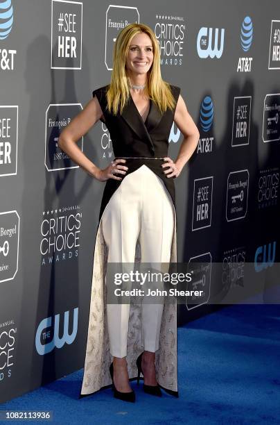 Julia Roberts attends the 24th Annual Critics' Choice Awards at Barker Hangar on January 13, 2019 in Santa Monica, California.