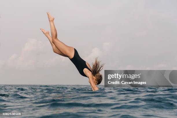 Swimming Side View Photos and Premium High Res Pictures - Getty Images