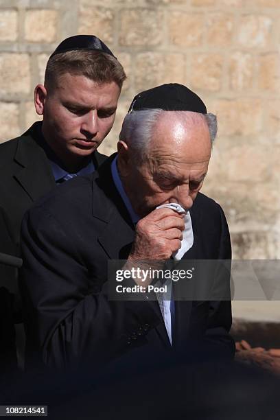 Israeli President Shimon Peres is seen during the funeral service of his late wife Sonia, during her funeral ceremony on January 21, 2011 in Ben...