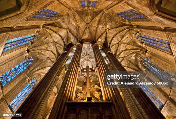 apse of the cathedral of barcelona, spain - alejandro ascanio stock-fotos und bilder