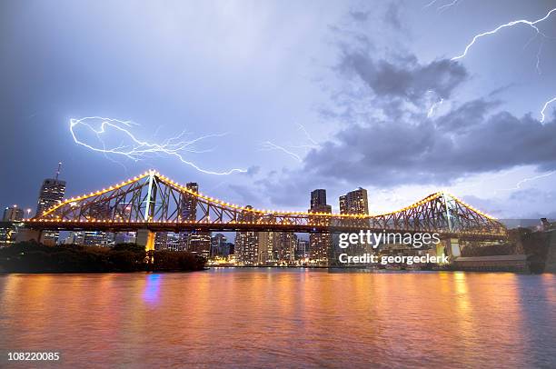 lightning over brisbane - brisbane bridge stock pictures, royalty-free photos & images