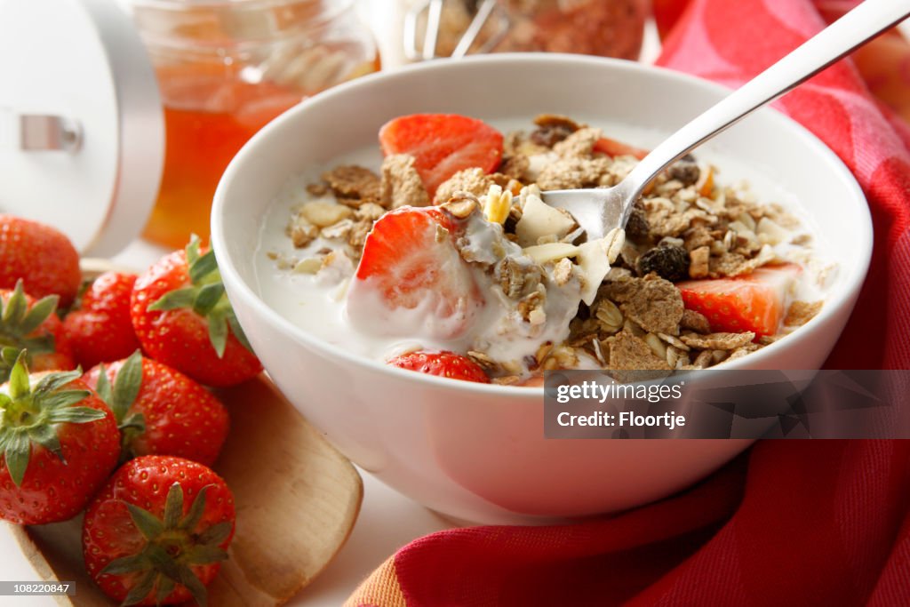 Frühstück Fotos: Müsli mit Erdbeeren