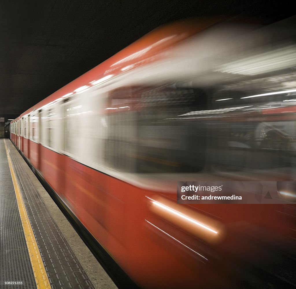 Motion Blur de métro à la Station de métro