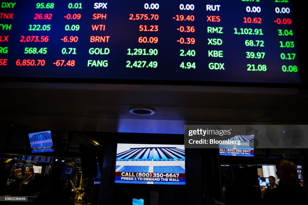 Traders On The Floor Of The NYSE As Stocks Decline