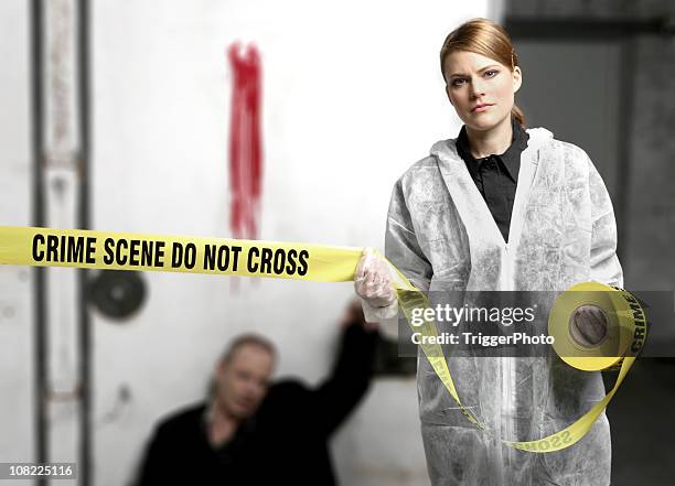 escena del crimen - clean suit fotografías e imágenes de stock