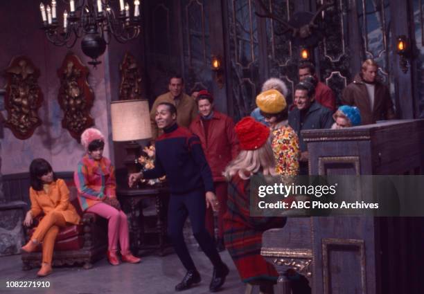 George Cates Cast members performing on 'The Lawrence Welk Show'. News Photo - Getty ...