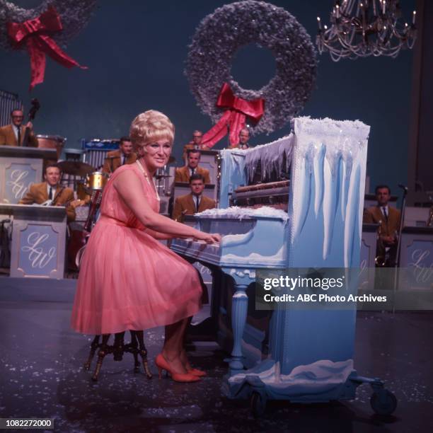 George Cates 300 The Lawrence Welk Show Photos & High Res Pictures - Getty Images