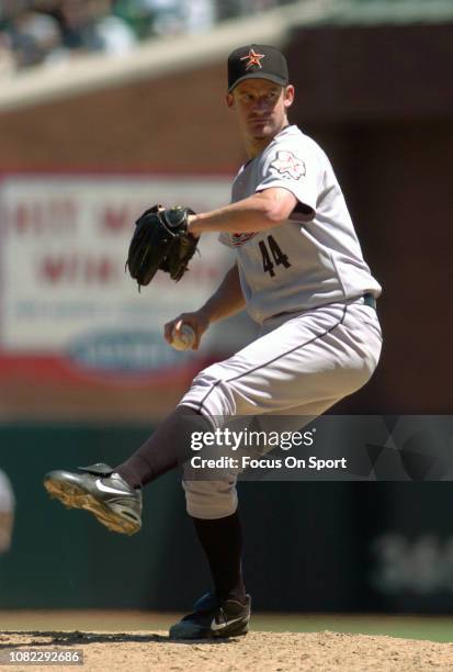 Roy Oswalt of the Houston Astros pitches against the San Francisco Giants during an Major League Baseball game August 6, 2005 at AT&T Park in San...