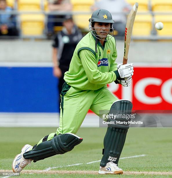 Abdul Razzaq of Pakistan bats during game one of the One Day Series between the New Zealand Blackcaps and Pakistan at Westpac Stadium on January 22,...